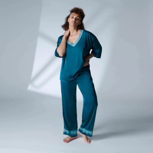 Satin Secrets top lange mouw CYAAN BLAUW