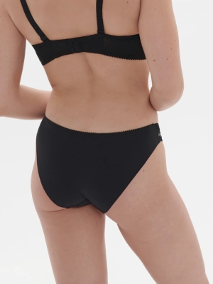 Intrigue slip ZWART